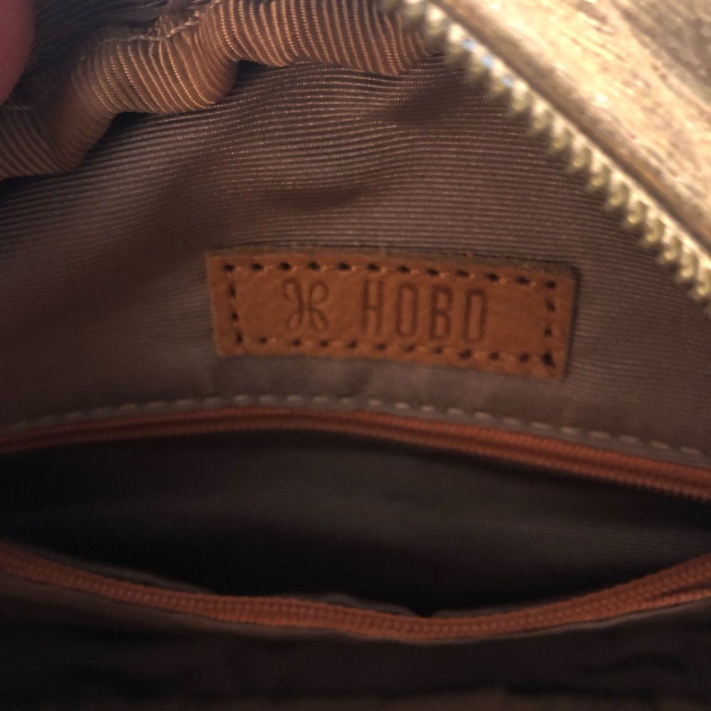 Hobo International gold metallic leather crossbody purse - Picture 6 of 12
